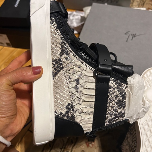 Giuseppe Zanotti (New) - Picture 7 of 10